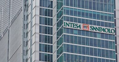 Grupul Intesa Sanpaolo raportează rezultate record în primul semestru și revizuiește în creștere estimările pentru 2026